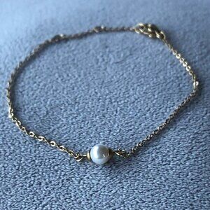 Faux Pearl Gold Tone Bracelet ~ Brand New